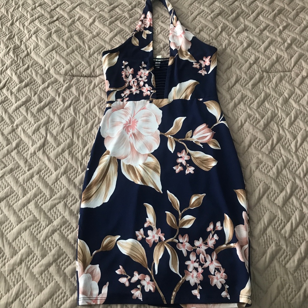 Tropical Dress size small Fashion Nova